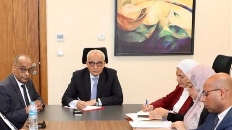 تقرير اللجنة بشأن
