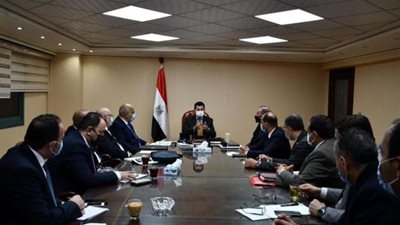 وزير الرياضة يناقش الاستعدادات الأولية لاستضافة بطولاتي العالم للسلاح والرماية