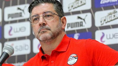 ورطة في اتحاد الكرة بسبب فيتوريا.. شوبير يفجرها