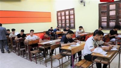 ”عقب صدمة امتحان الفيزياء”.. ردود فعل طلاب الثانوية العامة حول امتحان اللغة الإنجليزية