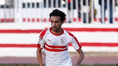 أيمن حفني يصل الزمالك لتحديد مصيره مع الفريق