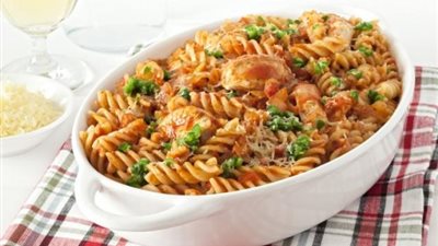 وصفة لذيذة لعمل مكرونة بالفراخ