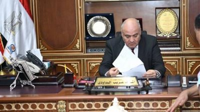 بحد ادني 258.. محافظ قنا يعتمد تنسيق القبول بمدارس الثانوية العامة للعام الجديد