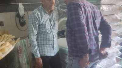 ضبط 45 أطنان أسمدة مجهولة المصدر في المنيا .. صور