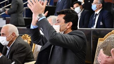 وزير الرياضة يشهد مباراة مصر والدنمارك في دور الثمانية بمونديال اليد