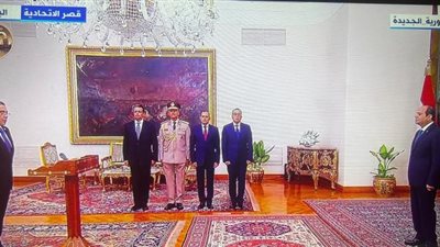 حكاية محافظ .. اللواء عمرو حنفي يؤدي اليمين الدستورية محافظاً للبحر الأحمر
