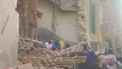 ”جاري البحث تحت الأنقاض”.. إصابة شخصين فى انهيار عقار ببولاق أبو العلا