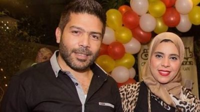 راضي عنك ومسامحك.. ياسر فرج يرثي زوجته بكلمات مؤثرة
