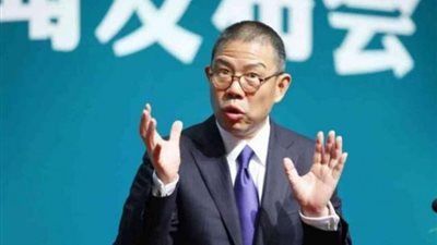 ثروته 100 مليار دولار.. معلومات لا تعرفها عن ”الذئب المتفرد  ” الذي قهر أثرياء العالم