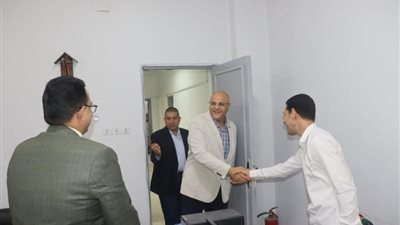 محافظ القليوبية يتفقد إدارات الديوان العام لمتابعة سير العمل