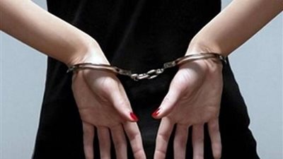 تصادم وضرب وألفاظ نابية.. القصة الكاملة للقبض على سيدة أوكرانية داخل احد الكمبوندات بالتجمع الخامس