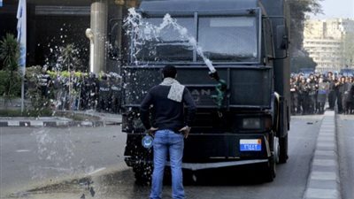 لست إخوانيا.. وملعون  اللي ينزل في ثورة تاني .. رجل المدرعة يتحدث لأول مرة بعد مرور 10 سنوات  علي ”25 يناير ”