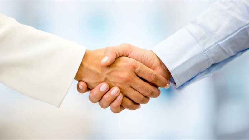 حكم التهنئة برأس