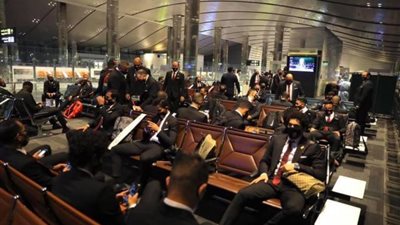 مسحة طبية لبعثة الأهلي فور وصولها إلى قطر