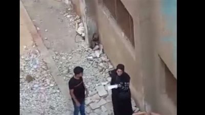 بالفيديو.. أولياء الأمور يغششون أبنائهم بامتحان الكيمياء.. والتعليم تهدد بإعادة الامتحان لطلاب الثانوية العامة 2024