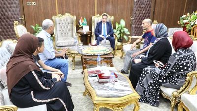 لفتة إنسانية من محافظ المنوفية.. دعم فوري لأسرة متضررة من هبوط أرضي