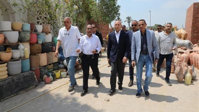 تفقد مشروعات قرية الفواخير في مصر القديمة