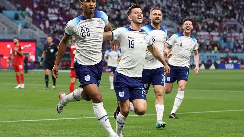 إنجلترا وسويسرا