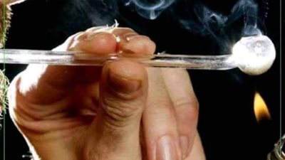 ما هي الآثار الصحية الخطيرة الناتجة عن تعاطي مخدر الآيس؟