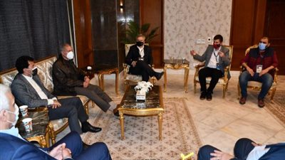 وزير الرياضة يعرض تجربة مصر فى استضافة مونديال اليد على مسئولي اتحادي السويد وبولندا