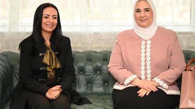 وزيرة التضامن السابقة تهنئ مايا مرسي بمنصبها الجديد