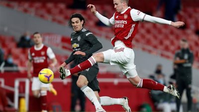 التعادل السلبي يحسم موقعة أرسنال ومانشستر يونايتد في الشوط الأول