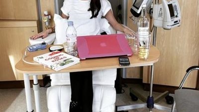 شابة تم إعطاؤها أيامًا لتعيش بعد تشخيص إصابتها بسرطان الدم