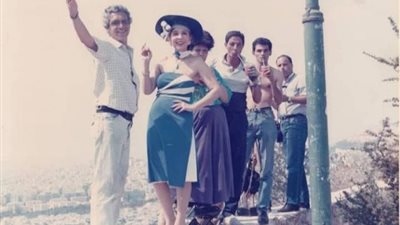 نادية الجندي تحيي ذكرى ميلاد نادر جلال بصورة نادرة من فيلم ”شبكة الموت”