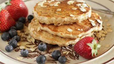 «زي المطاعم».. كيفية إعداد بان كيك بالشوفان