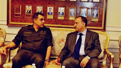 محافظ أسيوط يستقبل قائد المنطقة الجنوبية العسكرية للتهنئة بثقة القيادة السياسية واختياره محافظاً للإقليم