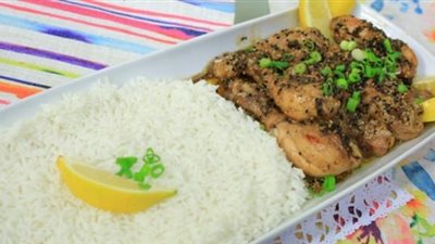 طريقة مثالية لتحضير عمل دبابيس الدجاج بالعسل والليمون