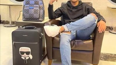 شاهد.. مصطفى محمد من داخل المطار استعدادا للانضمام لجالاتا سراي