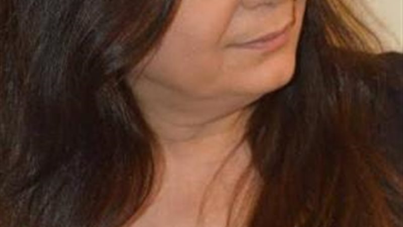 نادية شكري