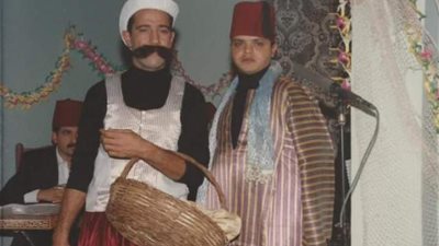 أشرف عبد الباقي يهنىء محمد هنيدي بعيد ميلاده بصورة نادرة