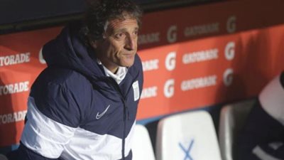 رسميًا.. التشيلي ماريو سالاس مديرًا فنيًا لـ”دجلة” خلفًا لـ”بابافسيليو”