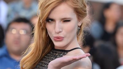 «مش هتصدق».. هذا المبلغ الى تتقاضاه بيلا ثورن من كل معجب يريد رؤية صورها