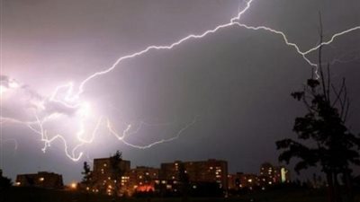 سحب رعدية يصاحبها أمطار حتى السبت المقبل.. «الأرصاد» تحذر سكان هذه المناطق