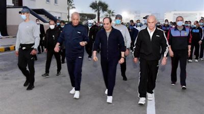 بالصور .. ننشر تفاصيل جولة الرئيس التفقدية للكلية الحربية صباح اليوم