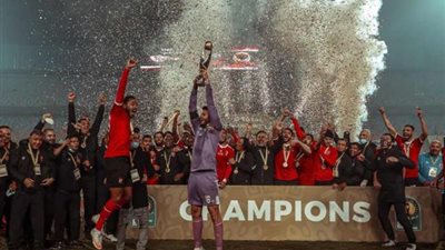 كأس العالم للأندية.. مهاجم الأهلي السابق يرشح فريقه للفوز على الدحيل