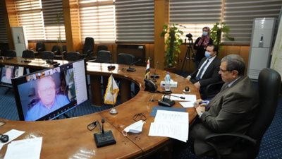 وزير القوى العاملة عبر الفيديو كونفرانس : الحكومة المصرية وقعت 18 اتفاقية لضمان حقوق البحارة