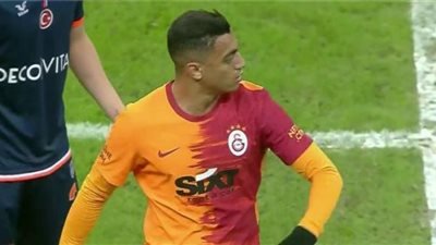 رئيس جالاتا سراي يصف مصطفي محمد بـ«الدبابة»