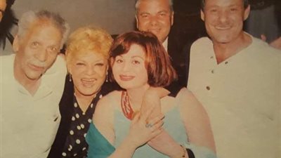 إلهام شاهين تحيي ذكرى رحيل نادية لطفي بصور نادرة: وحشتني أوي