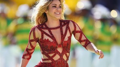 ما هو الإنجاز الذى كسرت به شاكير الرقم القياسي؟