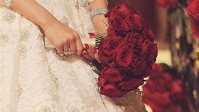 عروس تضع عريسها بموقف محرج في حفل زفافه.. اعرف السبب