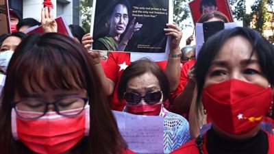 قطع الانترنت في ميانمار بعد نزول المتظاهرين للشوارع