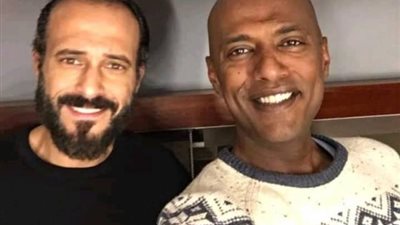 يوسف الشريف وأمير صلاح في كواليس تصوير مسلسل ”كوفيد 25”