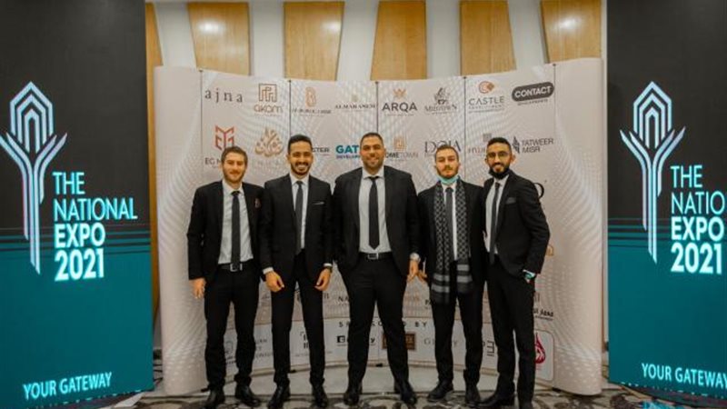 منظمو المعرض