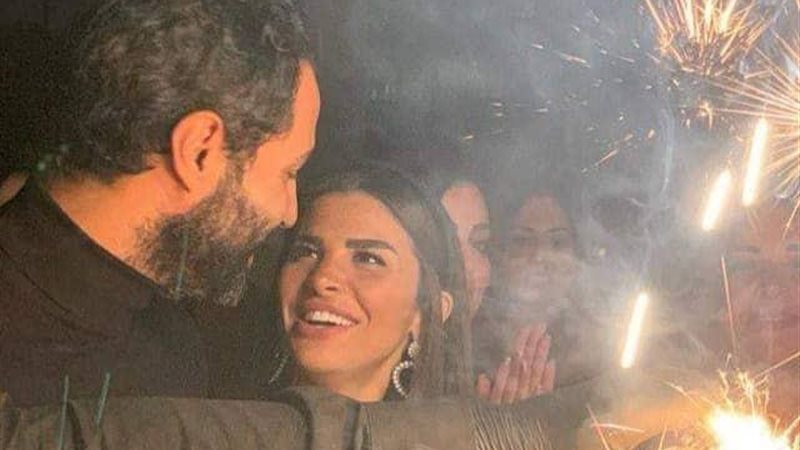كريم فهمي وزوجته