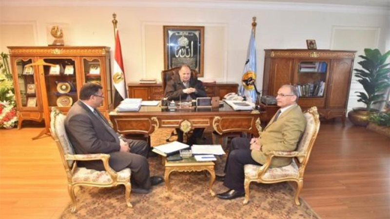 بالصورة .. محافظ
