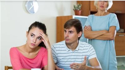 حكاية المرأة التى طردت ابنها وزوجته من المنزل والسبب: غريب.. اعرف القصة كاملة